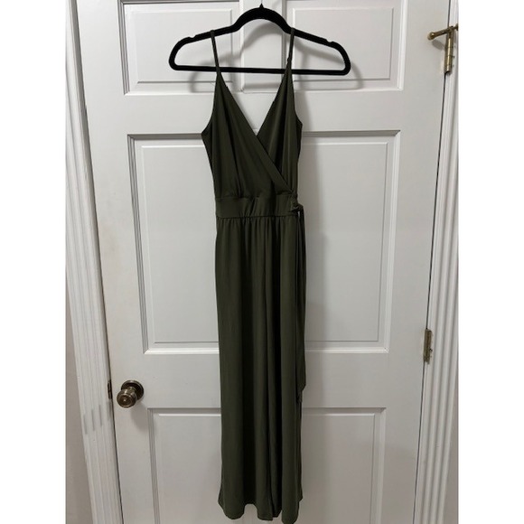 Kaileigh Petite XS Olive Green Jumpsuit Wide Leg Flowy Summer Casual Party - Picture 1 of 7